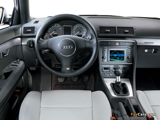 Photos of Audi S4 Sedan (B6,8E) 2003–05 (640 x 480)