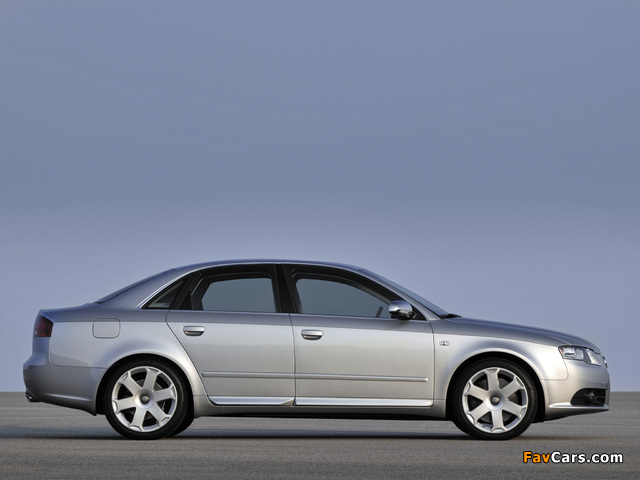 Audi S4 Sedan (B7,8E) 2005–07 wallpapers (640 x 480)