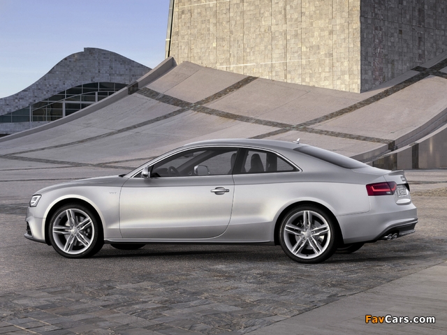 Images of Audi S5 Coupe 2011 (640 x 480)