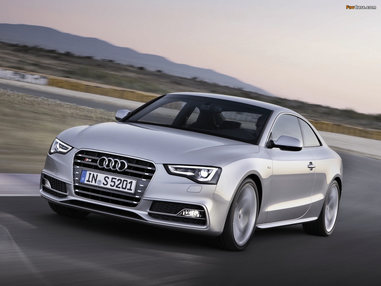 Audi S5 Coupe 2011 wallpapers (1280 x 960)