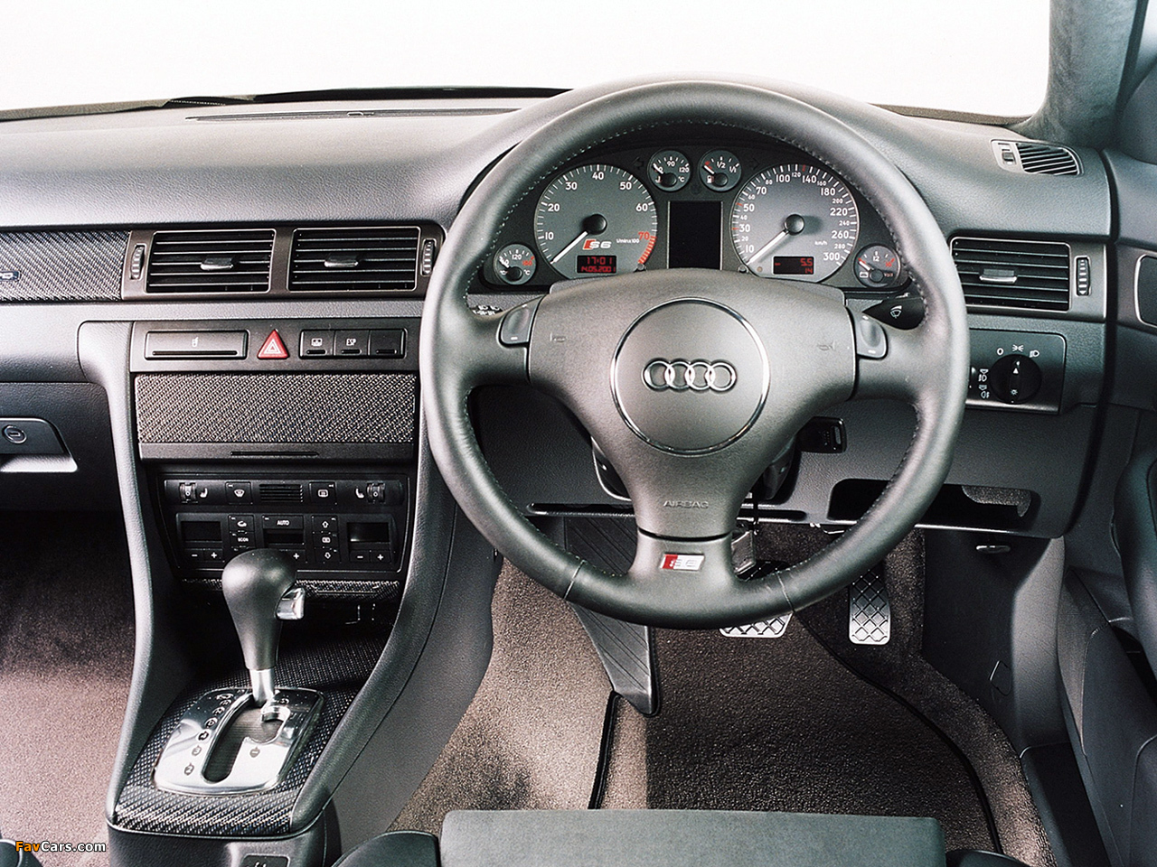 Audi S6 Sedan ZA-spec (4B,C5) 1999–2004 photos (1280 x 960)