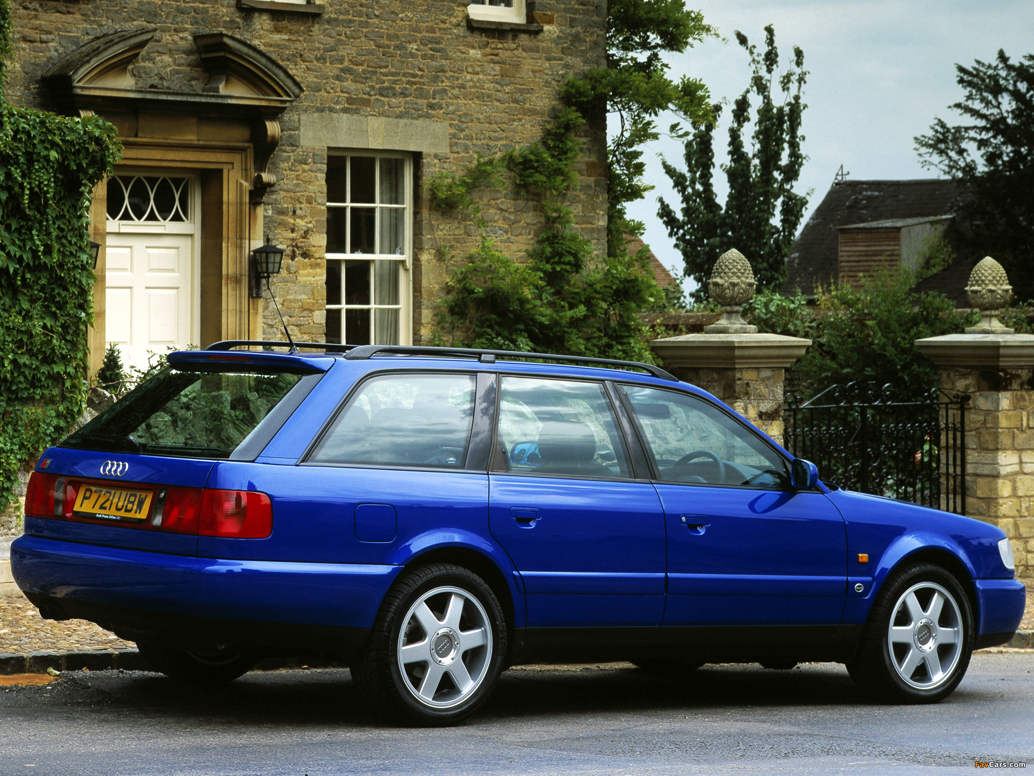 Photos of Audi S6 Avant UK-spec (4A,C4) 1994–97 (2048 x 1536)