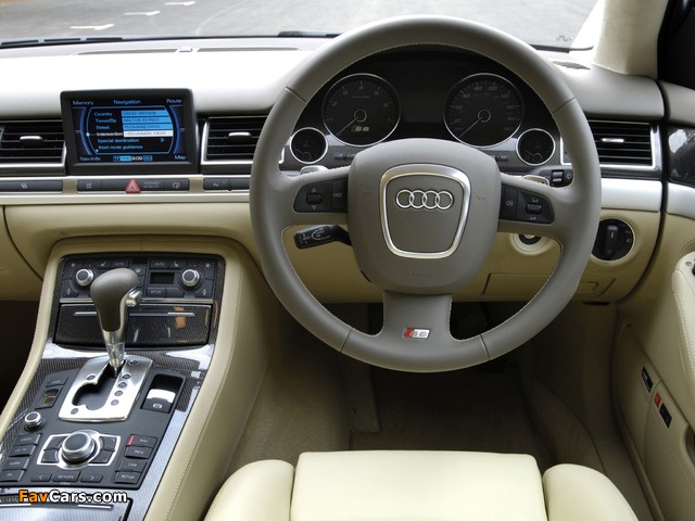 Audi S8 UK-spec (D3) 2005–08 wallpapers (640 x 480)