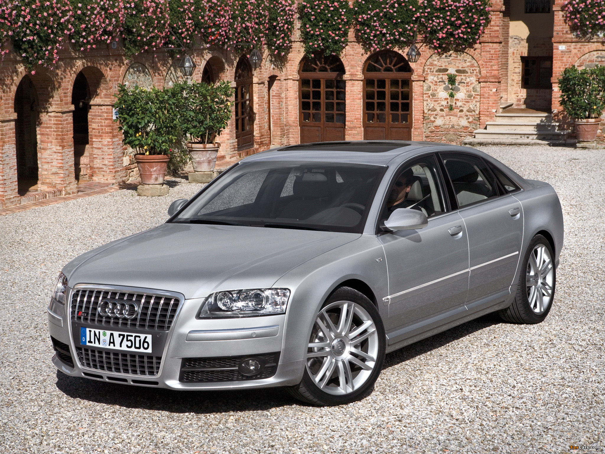 Images of Audi S8 (D3) 2005–08 (2048 x 1536)