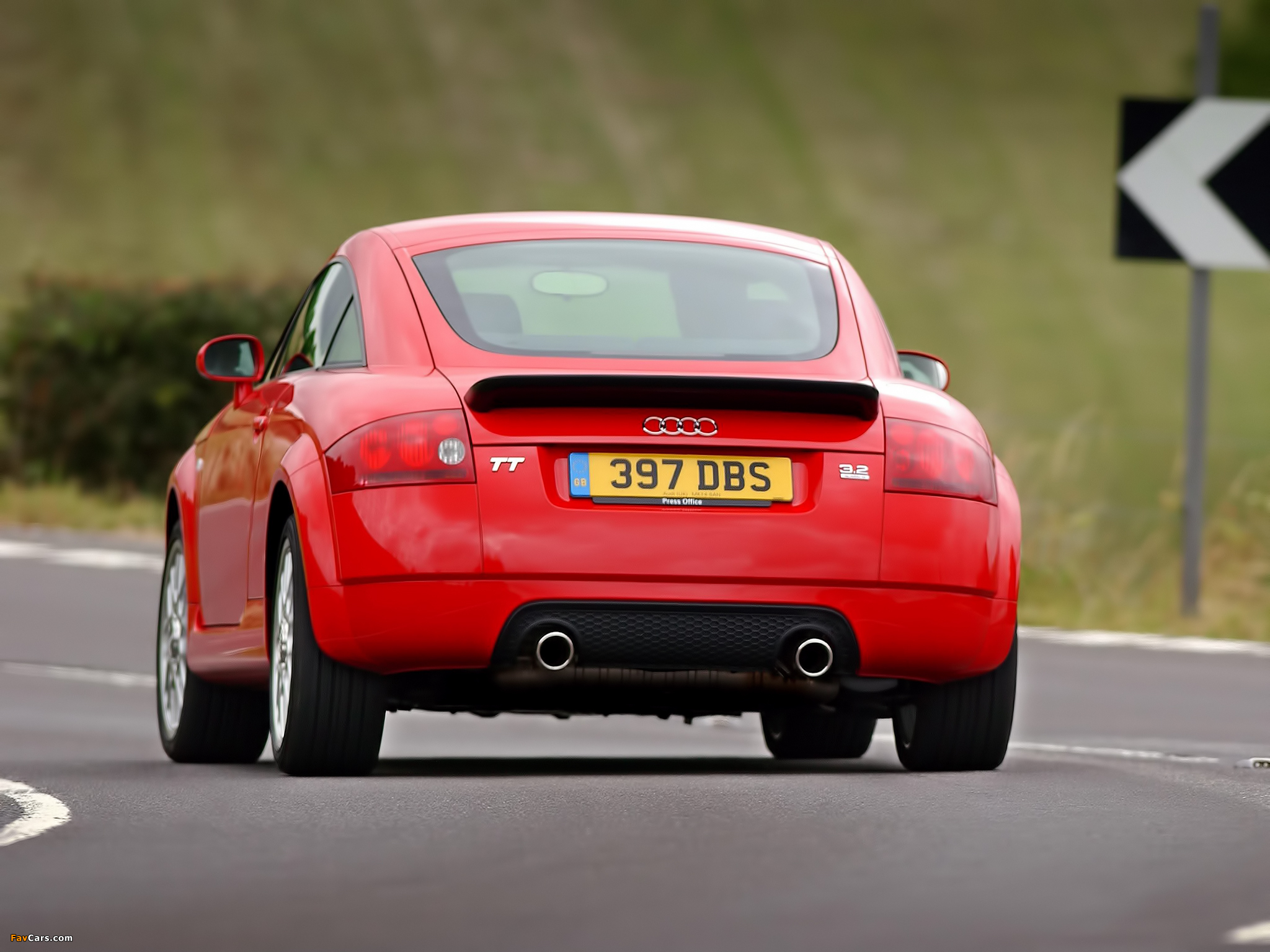 Audi TT 3.2 quattro Coupe UK-spec (8N) 2003–06 wallpapers (2048 x 1536)