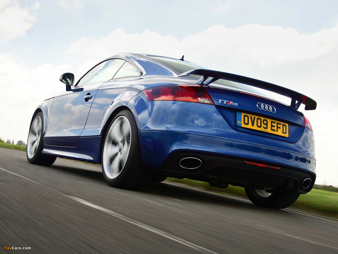 Audi TT RS Coupe UK-spec (8J) 2009 photos (1280 x 960)