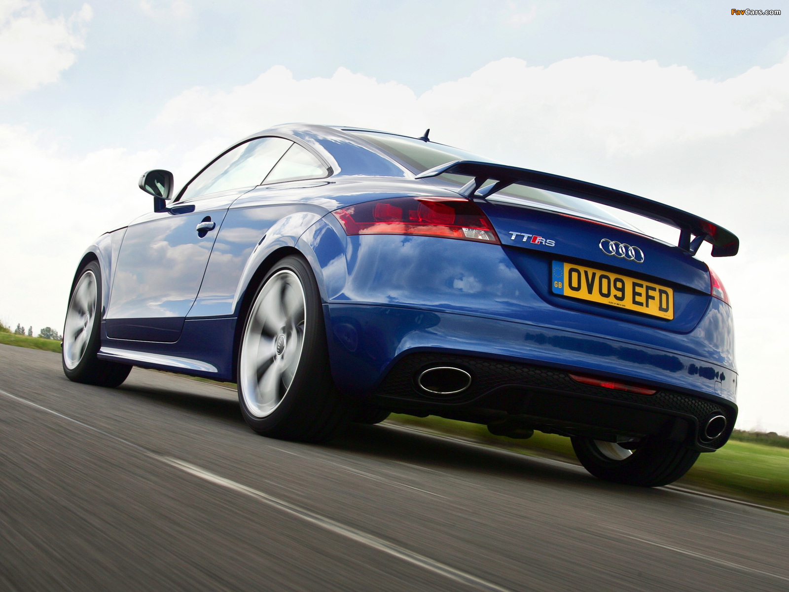 Audi TT RS Coupe UK-spec (8J) 2009 photos (1600 x 1200)