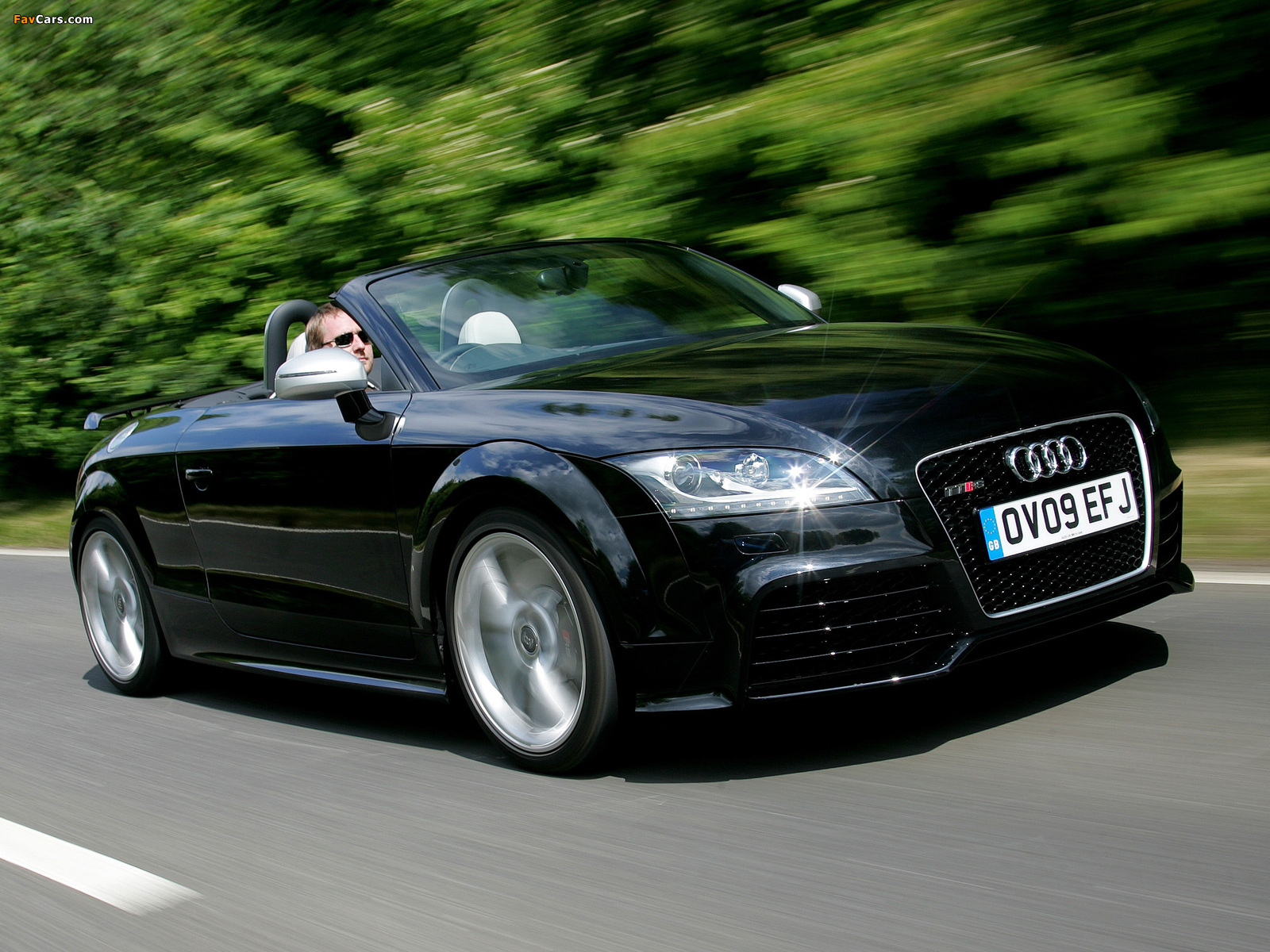 Audi TT RS Roadster UK-spec (8J) 2009 photos (1600 x 1200)