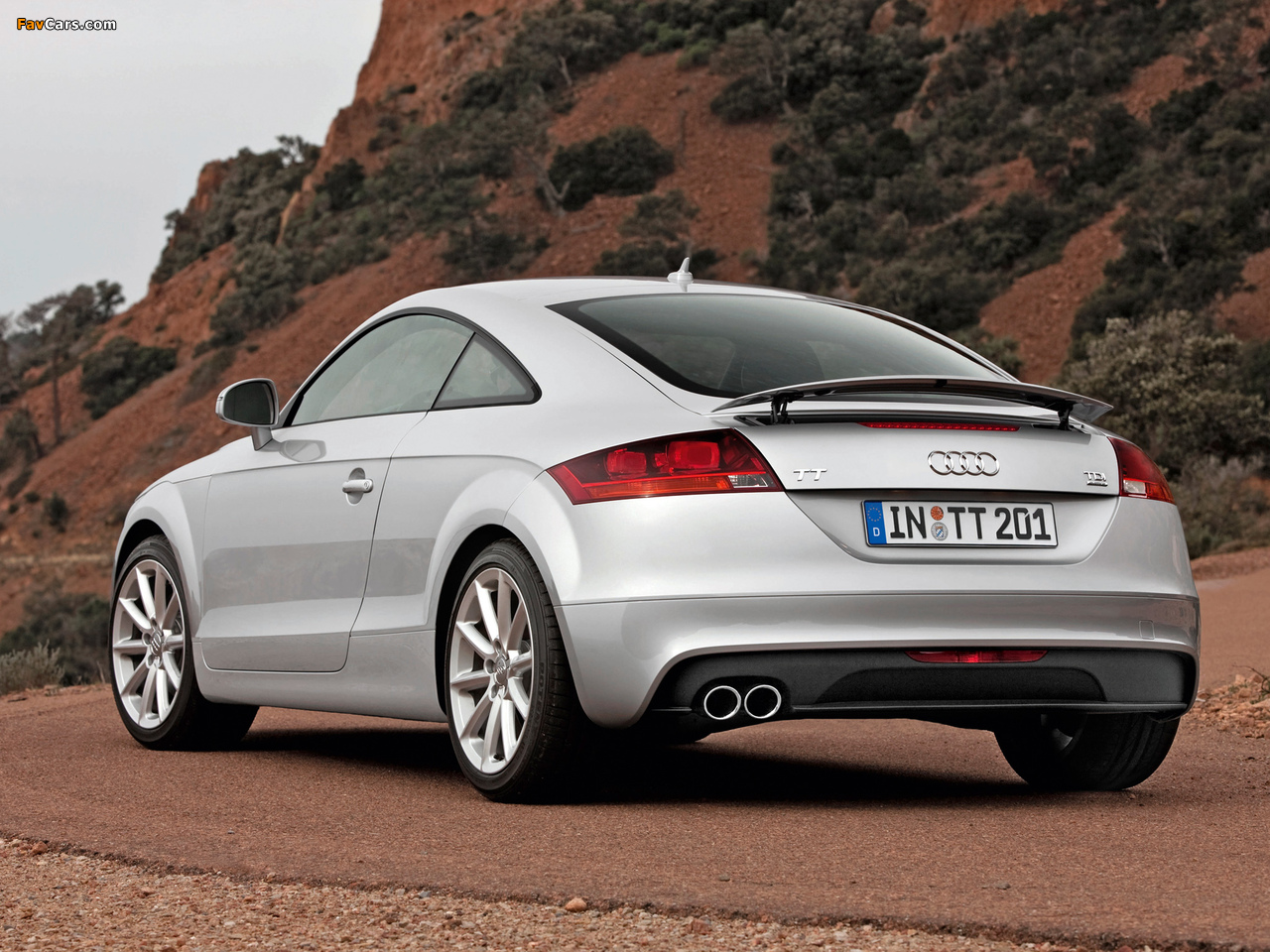 Audi TT 2.0 TDI quattro Coupe (8J) 2010 images (1280 x 960)