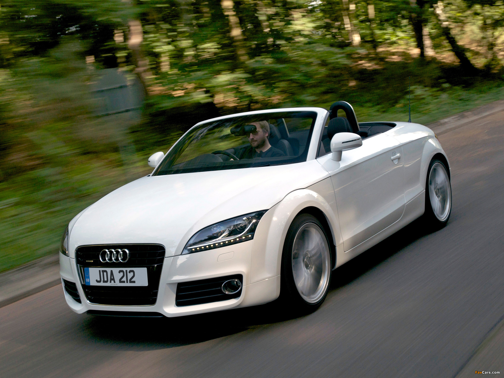 Audi TT 2.0 TFSI quattro Roadster UK-spec (8J) 2010 wallpapers (2048 x 1536)