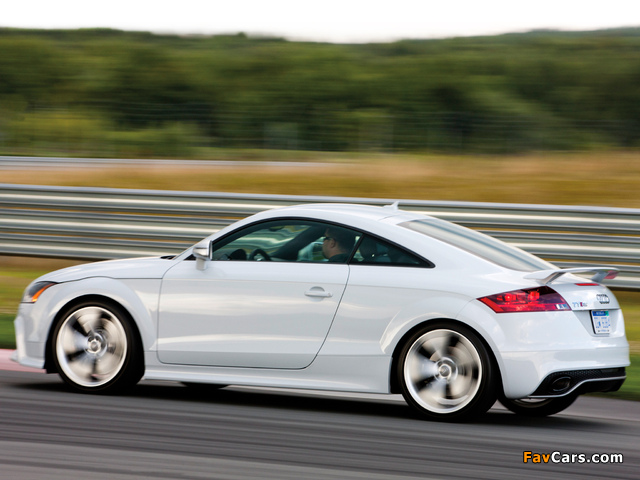 Audi TT RS Coupe US-spec (8J) 2011 images (640 x 480)