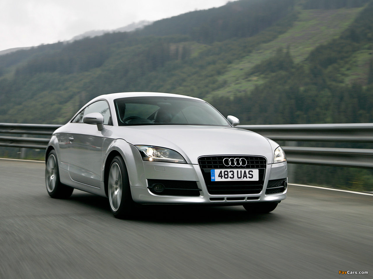 Images of Audi TT Coupe UK-spec (8J) 2006–10 (1280 x 960)