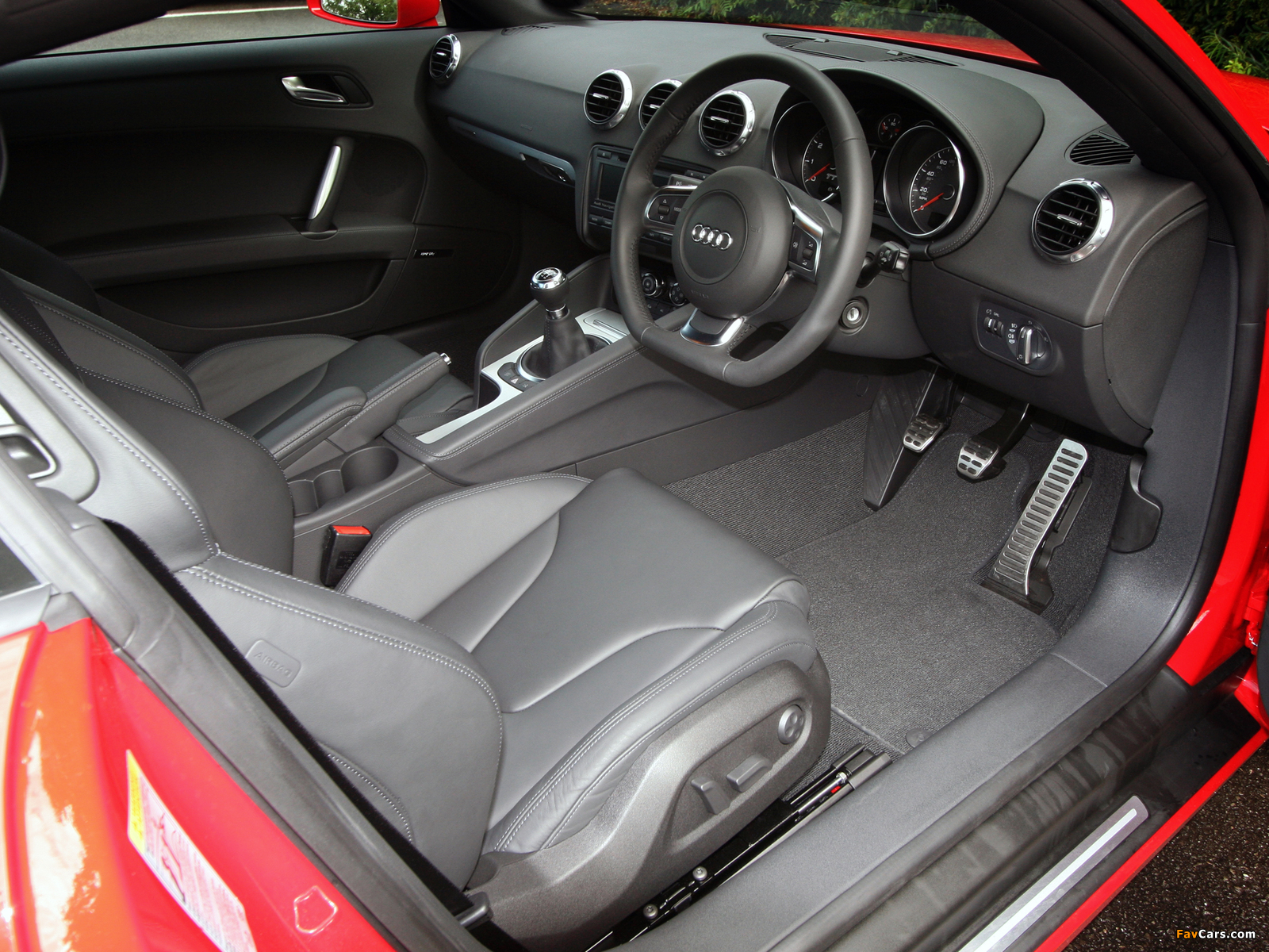 Images of Audi TT Coupe UK-spec (8J) 2006–10 (1600 x 1200)