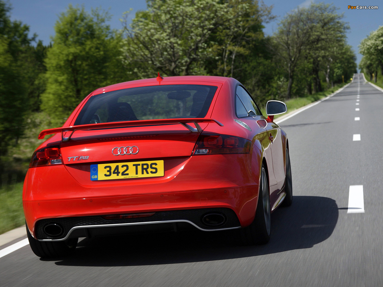 Images of Audi TT RS Coupe UK-spec (8J) 2009 (1280 x 960)