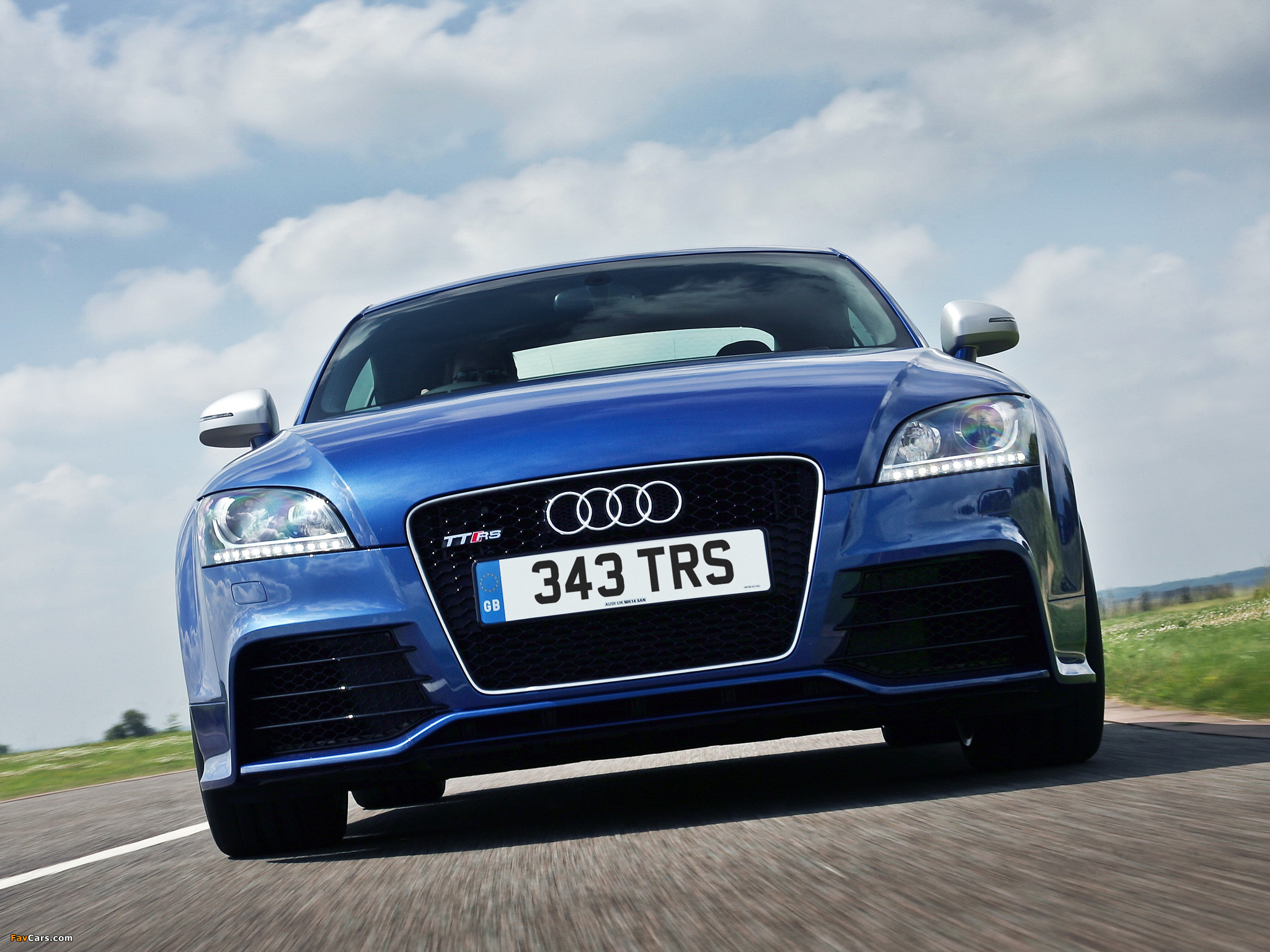 Images of Audi TT RS Coupe UK-spec (8J) 2009 (2048 x 1536)