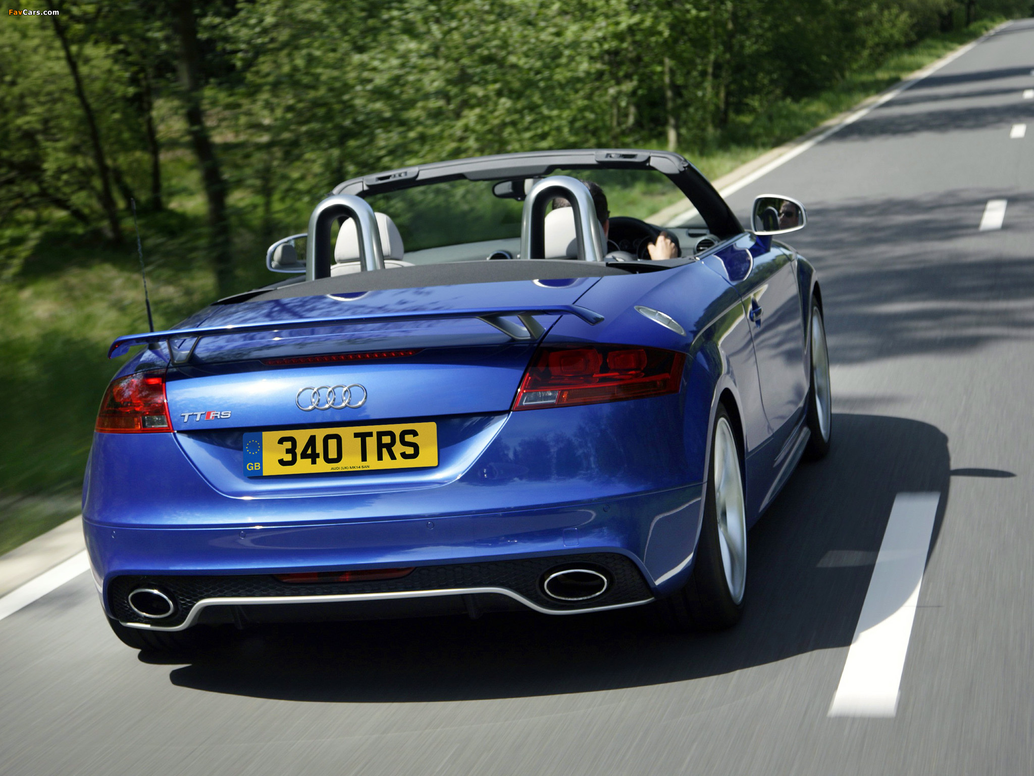 Images of Audi TT RS Roadster UK-spec (8J) 2009 (2048 x 1536)