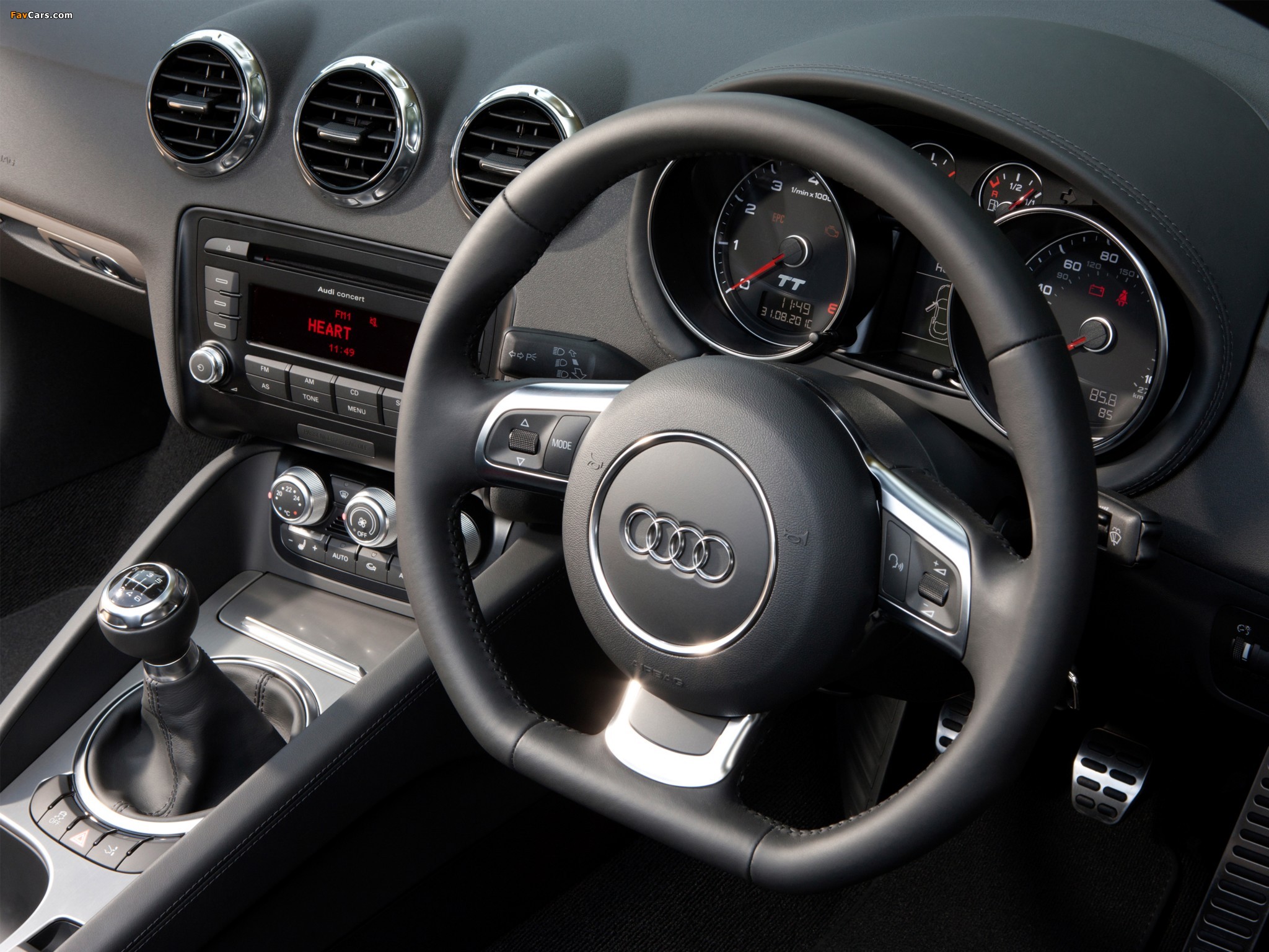 Images of Audi TT 2.0 TFSI Coupe UK-spec (8J) 2010 (2048 x 1536)