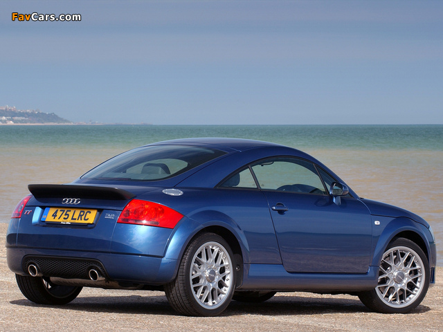 Photos of Audi TT 3.2 quattro Coupe UK-spec (8N) 2003–06 (640 x 480)