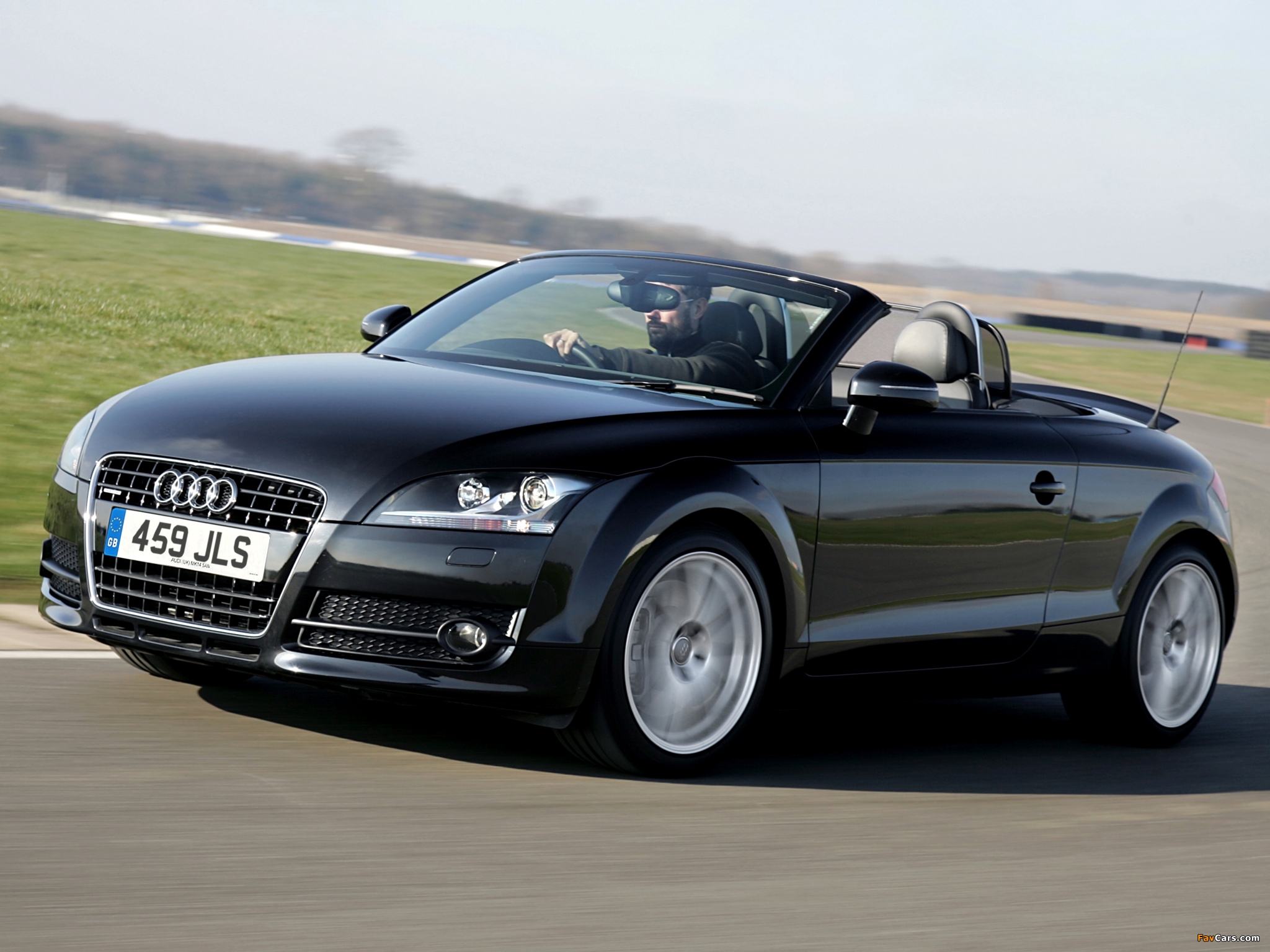 Photos of Audi TT Roadster UK-spec (8J) 2007–10 (2048 x 1536)