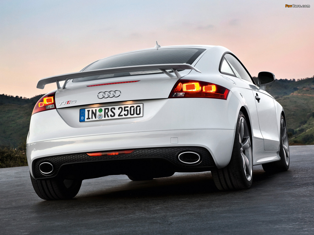 Photos of Audi TT RS Coupe (8J) 2009 (1280 x 960)