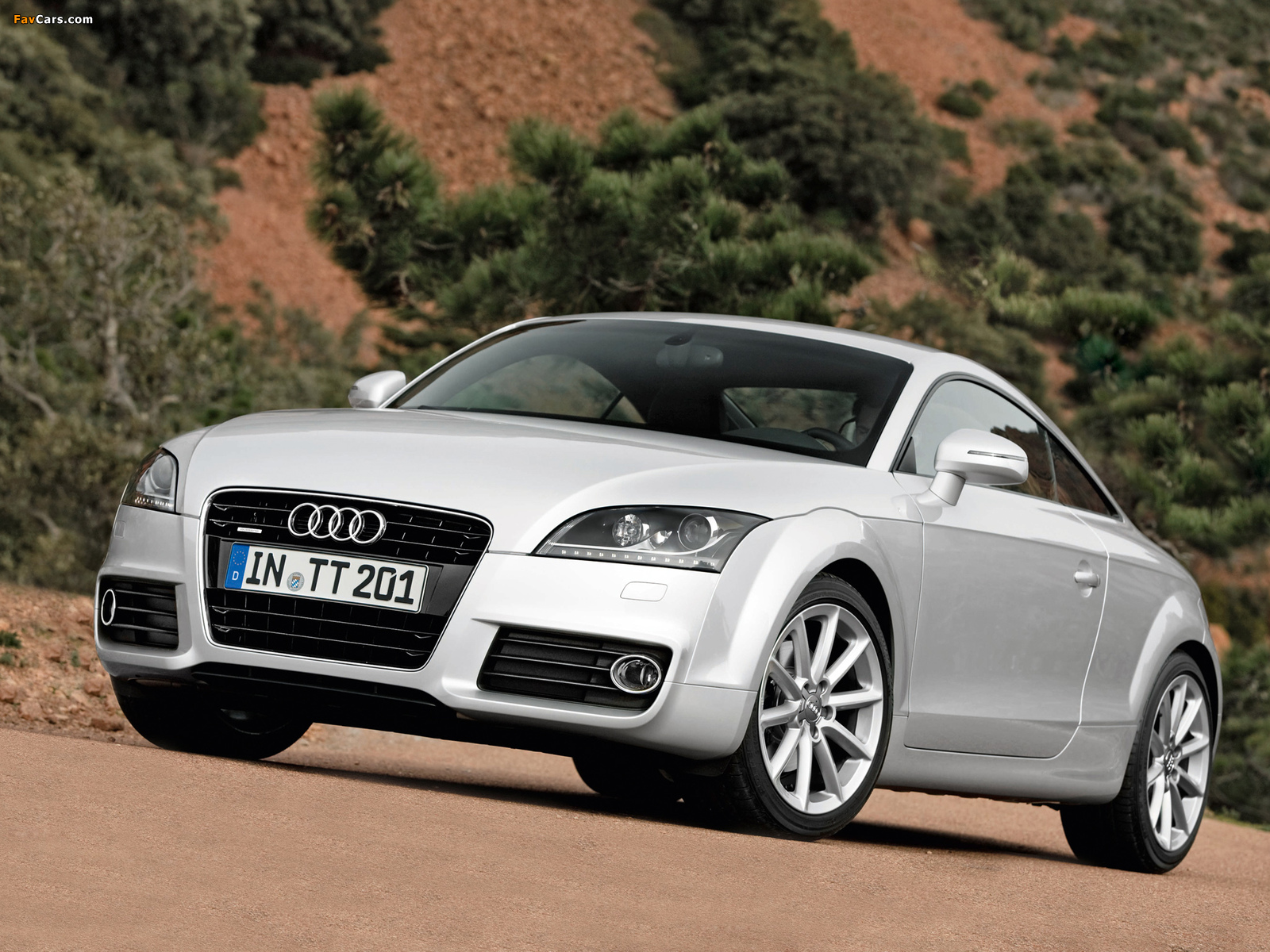 Photos of Audi TT 2.0 TDI quattro Coupe (8J) 2010 (1600 x 1200)