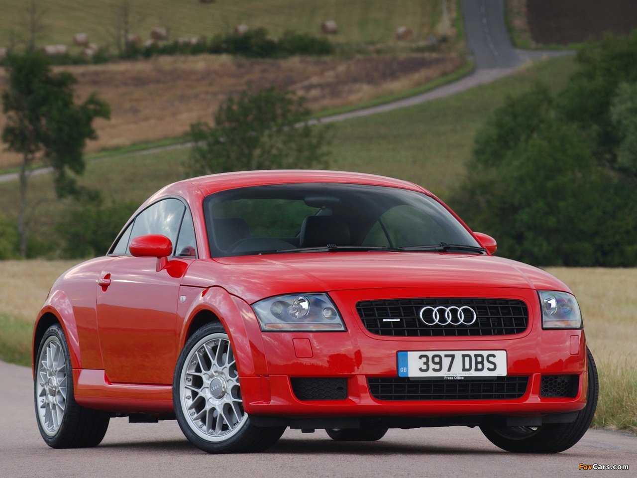 Pictures of Audi TT 3.2 quattro Coupe UK-spec (8N) 2003–06 (1280 x 960)