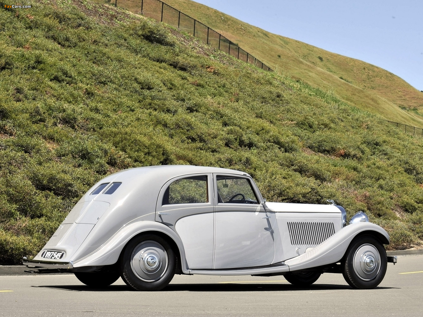 Bentley 3 ½ Litre Aerodynamic Saloon 1935 photos (1600 x 1200)