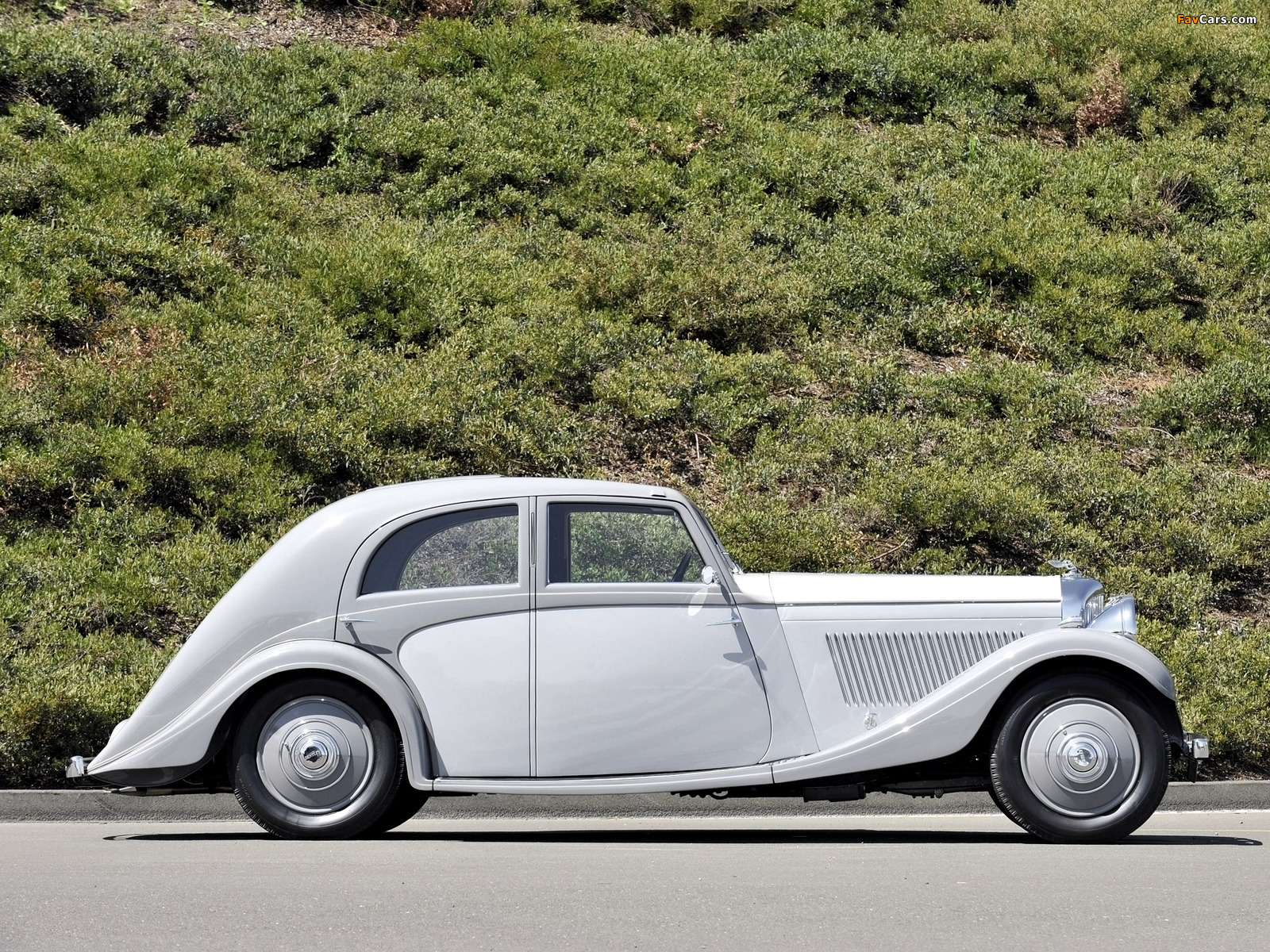 Bentley 3 ½ Litre Aerodynamic Saloon 1935 wallpapers (1600 x 1200)