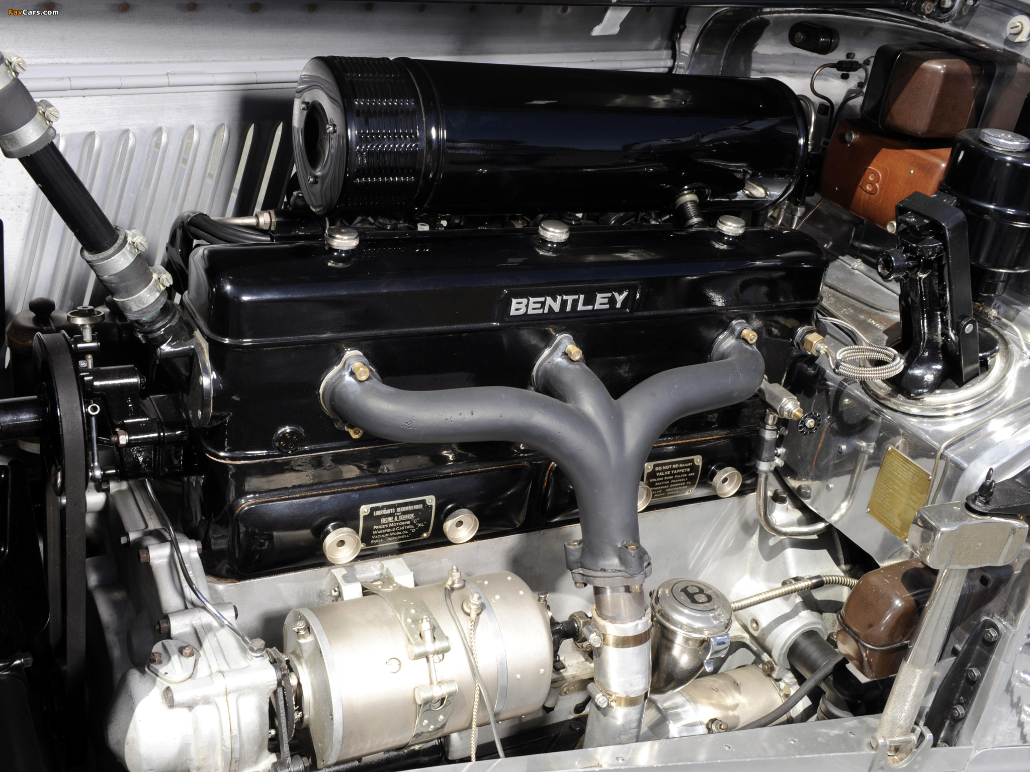 Images of Bentley 3 ½ Litre Aerodynamic Saloon 1935 (2048 x 1536)