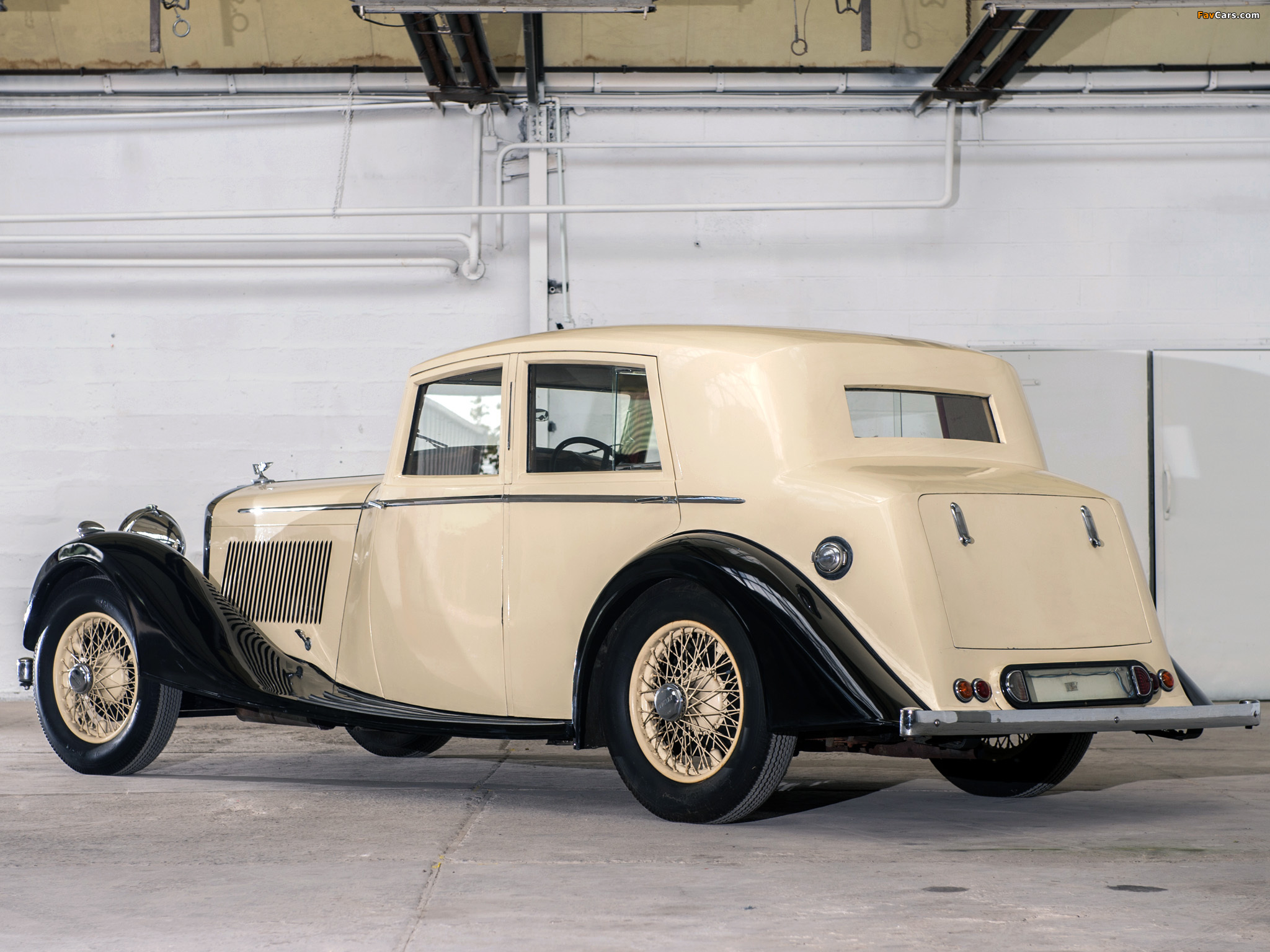 Images of Bentley 4 ¼ Litre Saloon by Mann Egerton 1937 (2048 x 1536)