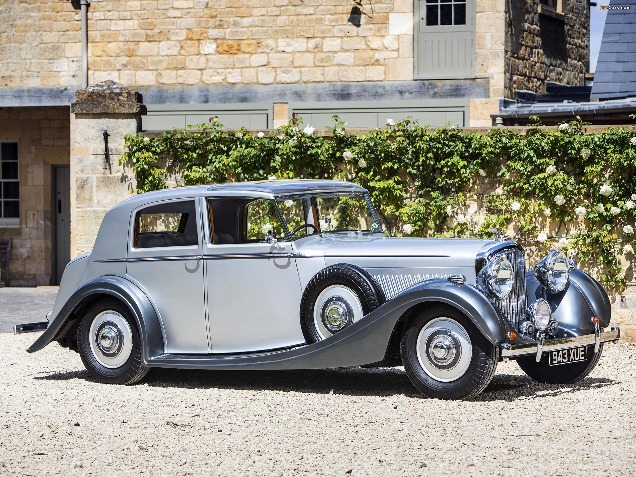 Images of Bentley 4 ¼ Litre Sports Saloon by Mulliner 1938 (2048 x 1536)