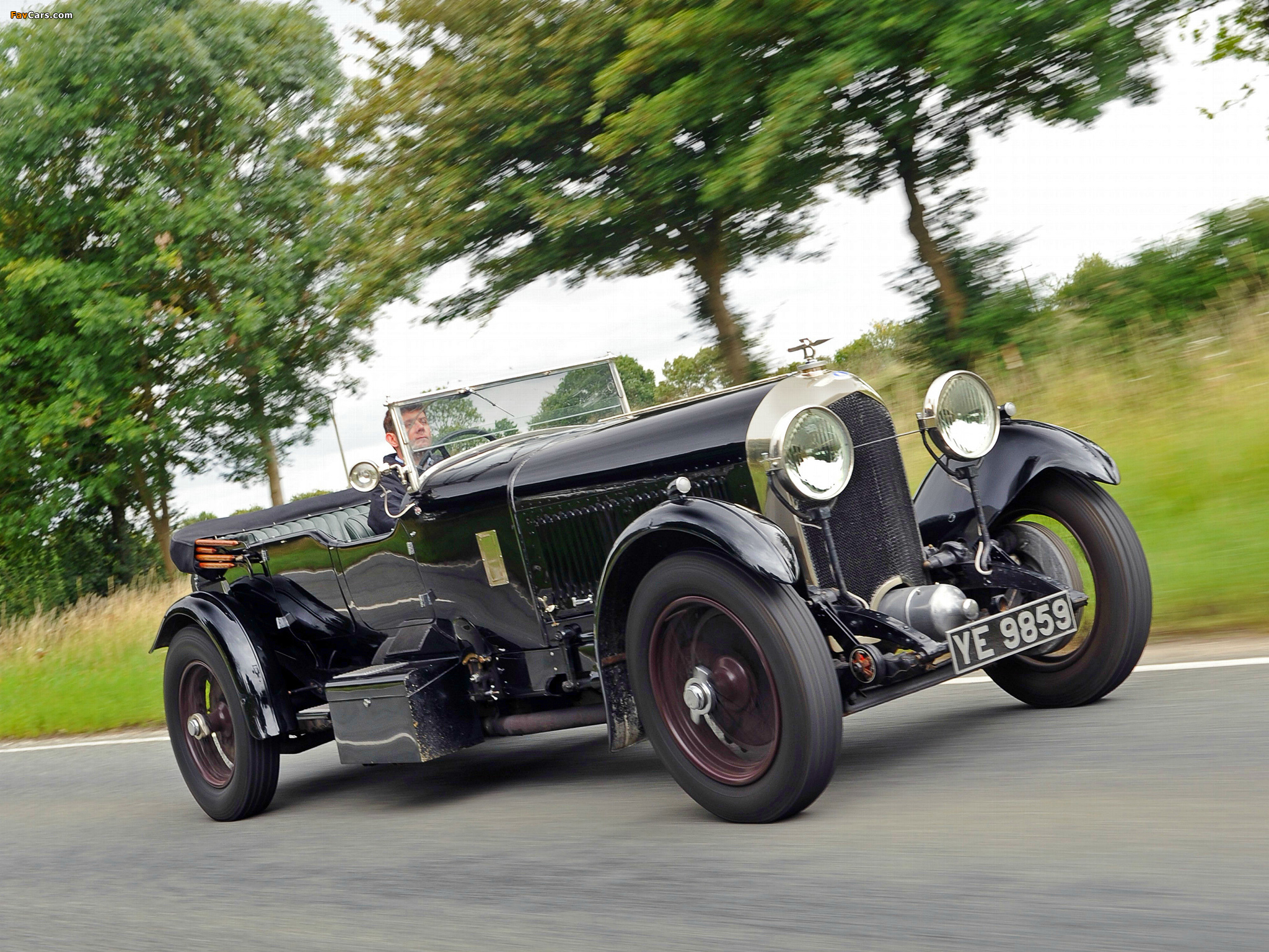 Bentley 6 ½ Litre Tourer by Vanden Plas 1928–30 pictures (2048 x 1536)