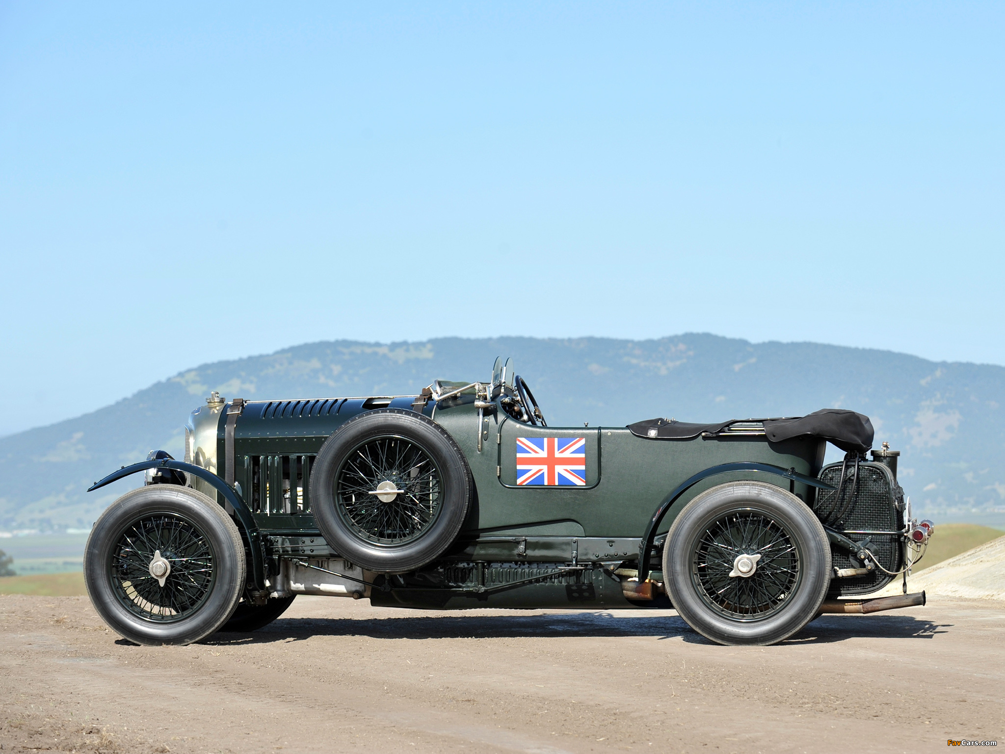 Photos of Bentley 6 ½ Litre Tourer by Vanden Plas 1928–30 (2048 x 1536)