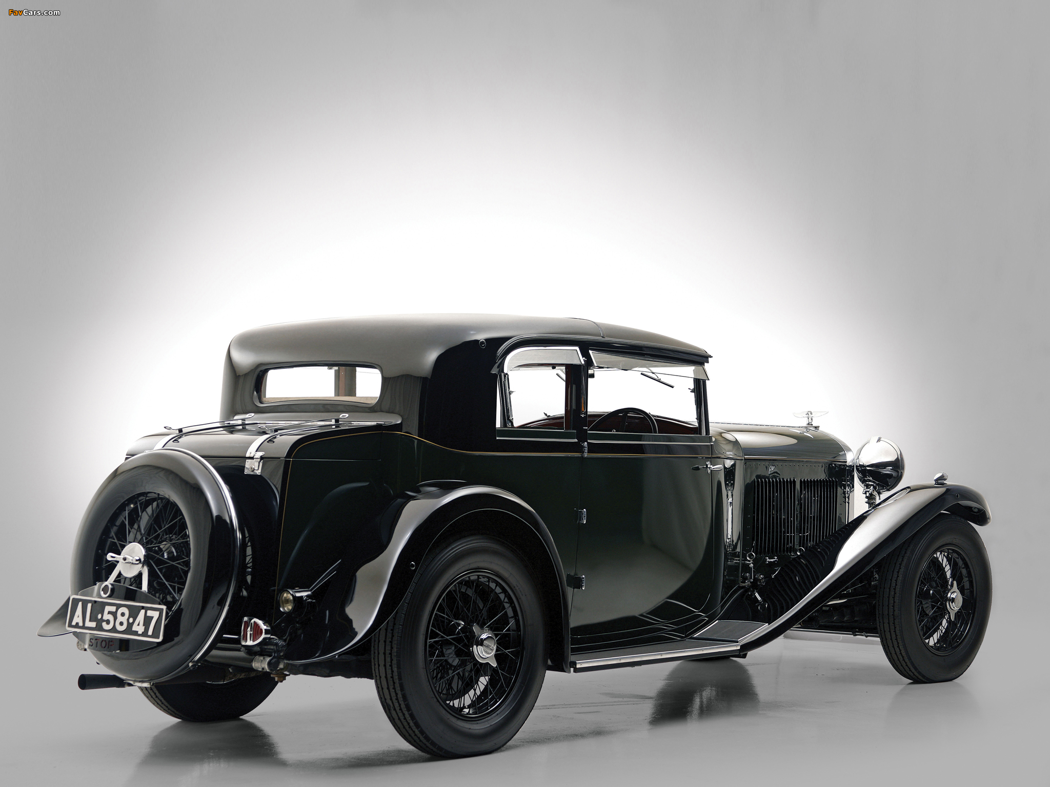 Images of Bentley 8 Litre Short Chassis Mayfair Fixed Head Coupe 1932 (2048 x 1536)