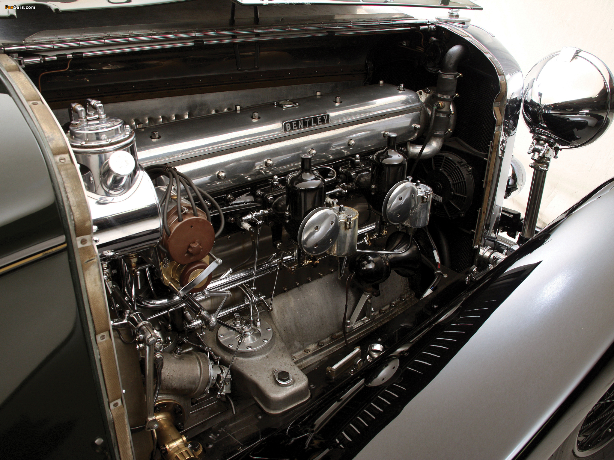 Photos of Bentley 8 Litre Short Chassis Mayfair Fixed Head Coupe 1932 (2048 x 1536)