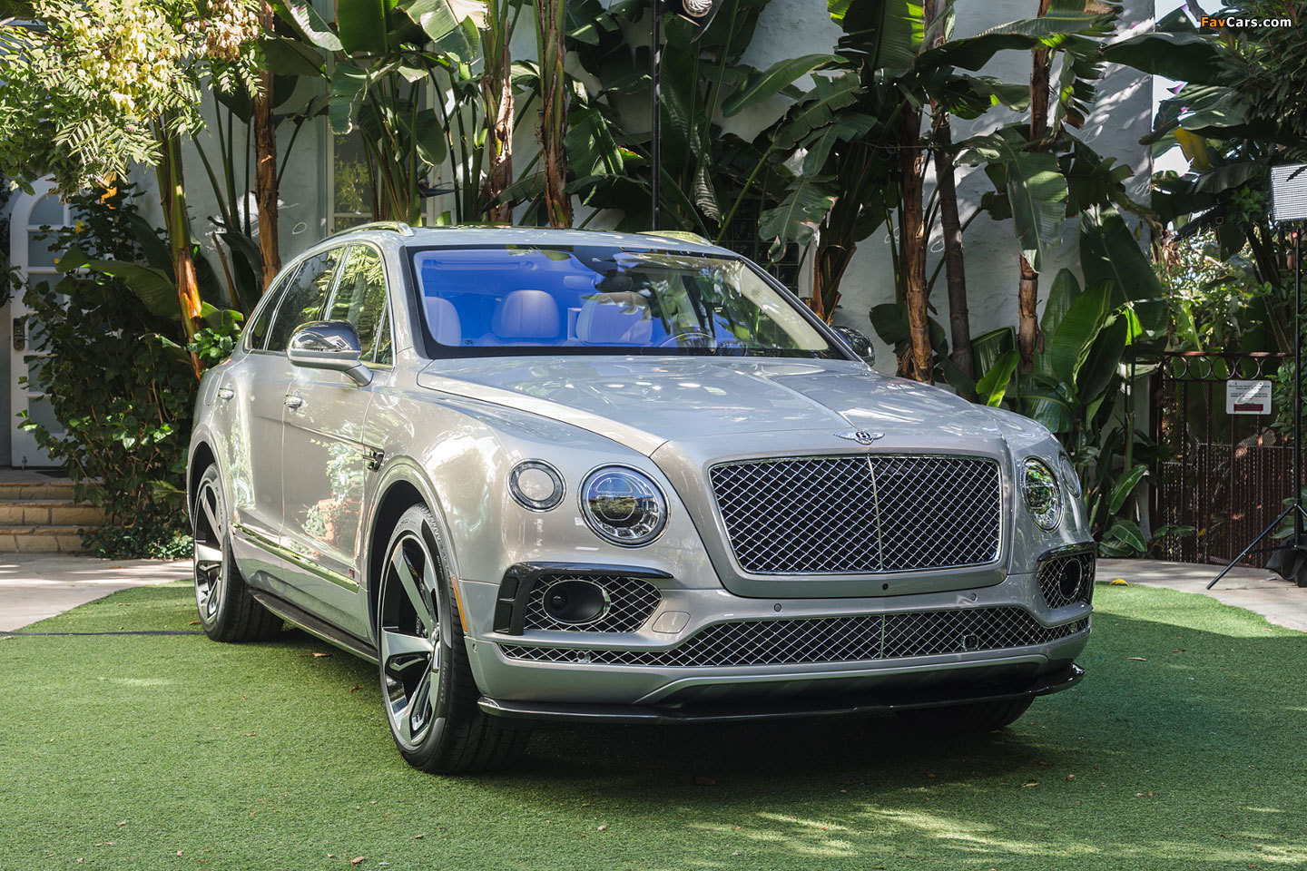 Bentley Bentayga First Edition 2015 wallpapers (1440 x 960)