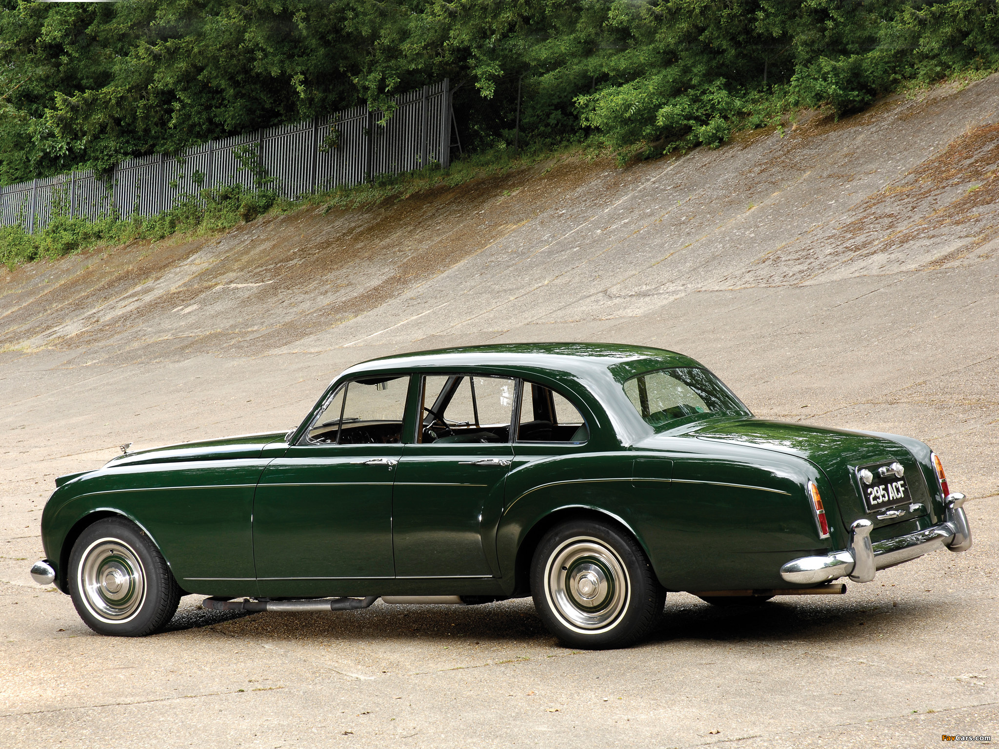 Bentley S2 Continental Flying Spur by Mulliner 1959–62 pictures (2048 x 1536)