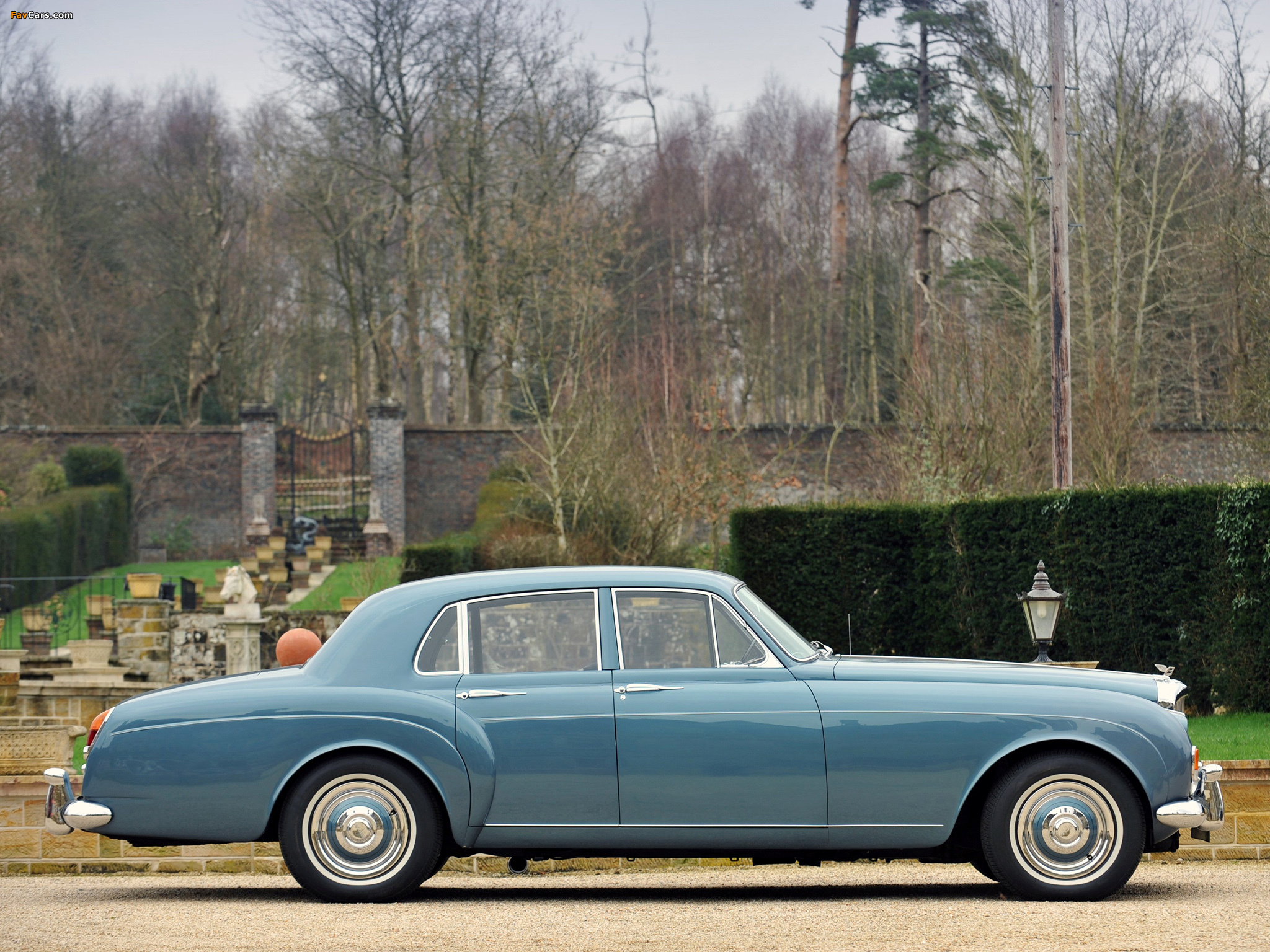 Bentley S3 Continental Flying Spur Saloon by Mulliner 1963–65 photos (2048 x 1536)