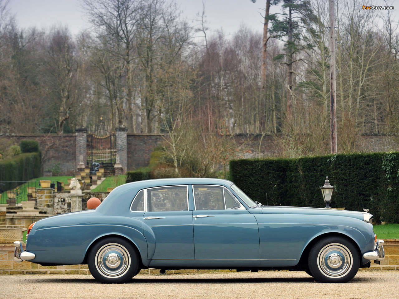 Bentley S3 Continental Flying Spur Saloon by Mulliner 1963–65 photos (1280 x 960)