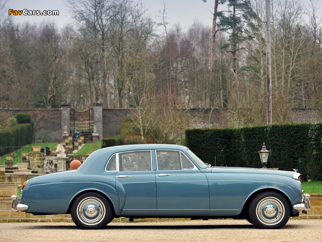 Bentley S3 Continental Flying Spur Saloon by Mulliner 1963–65 photos (640 x 480)