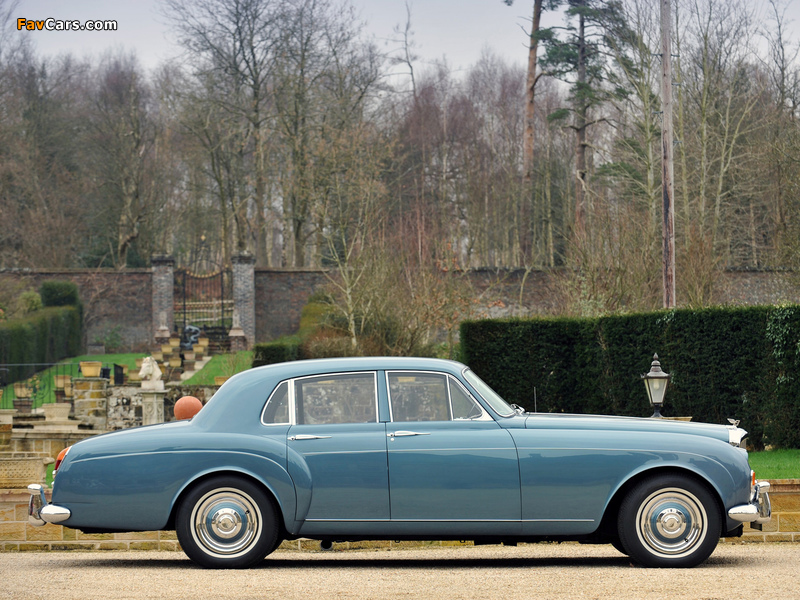 Bentley S3 Continental Flying Spur Saloon by Mulliner 1963–65 photos (800 x 600)