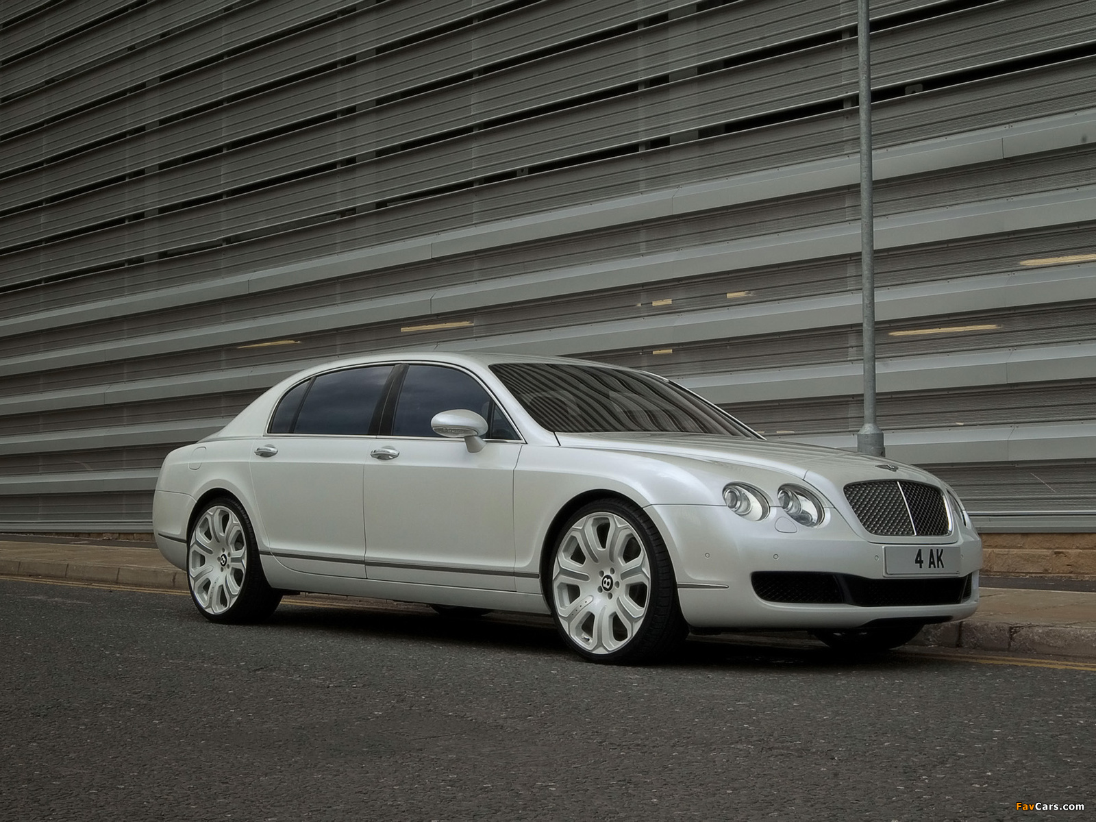 Project Kahn Bentley Continental Flying Spur Pearl White Edition 2009 images (1600 x 1200)