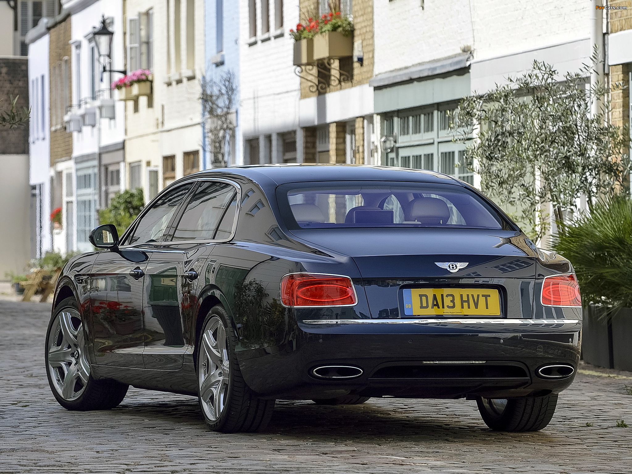 Bentley Flying Spur UK-spec 2013 wallpapers (2048 x 1536)