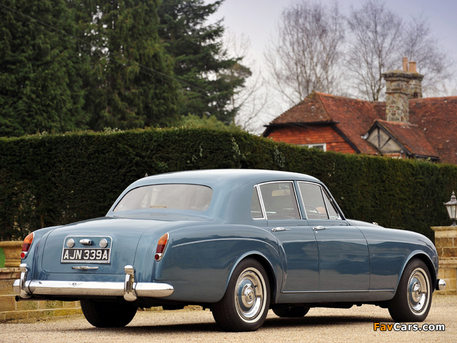 Bentley S3 Continental Flying Spur Saloon by Mulliner 1963–65 images (640 x 480)