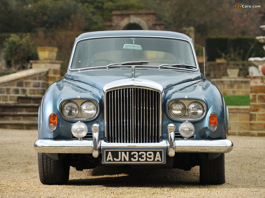 Photos of Bentley S3 Continental Flying Spur Saloon by Mulliner 1963–65 (1024 x 768)