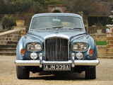 Photos of Bentley S3 Continental Flying Spur Saloon by Mulliner 1963–65