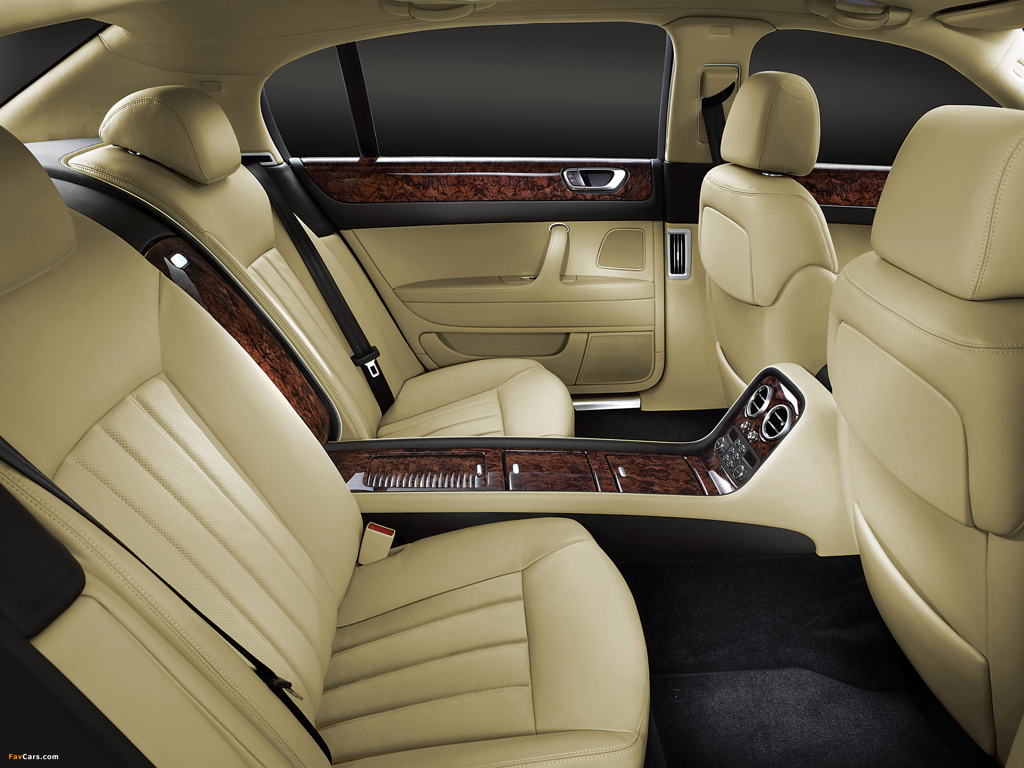 Photos of Bentley Continental Flying Spur 2005–08 (2048 x 1536)
