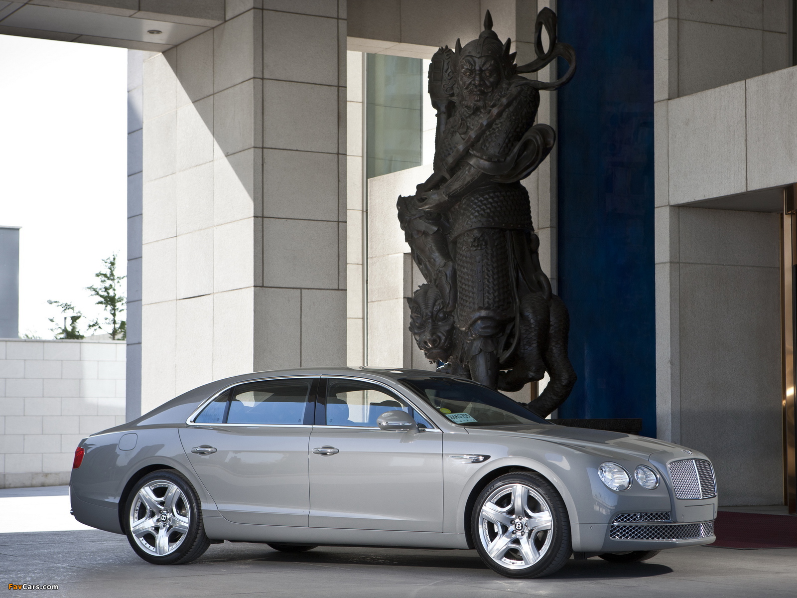 Bentley Flying Spur 2013 wallpapers (1600 x 1200)