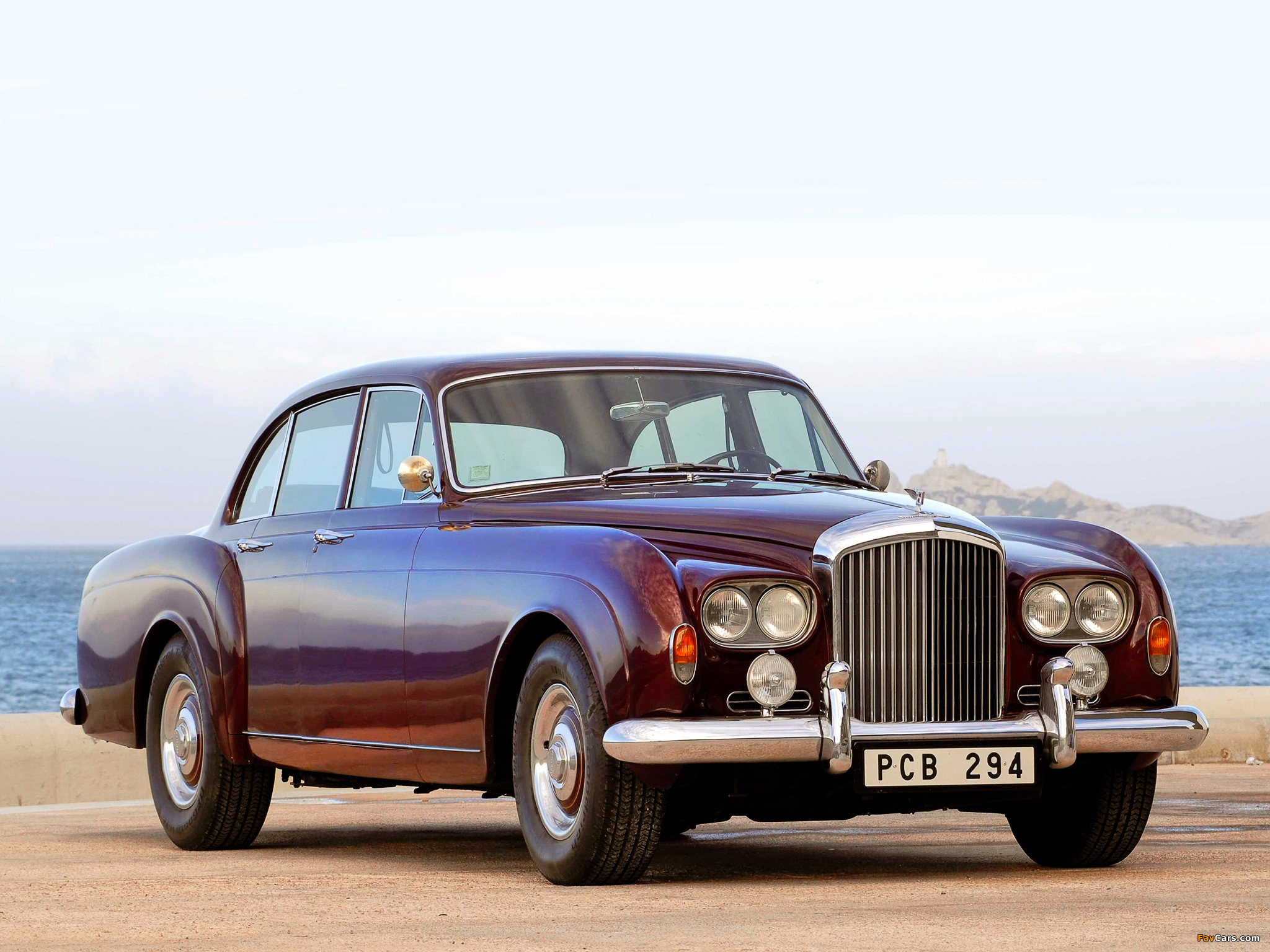 Bentley S3 Continental Flying Spur Saloon by Mulliner 1963–65 wallpapers (2048 x 1536)