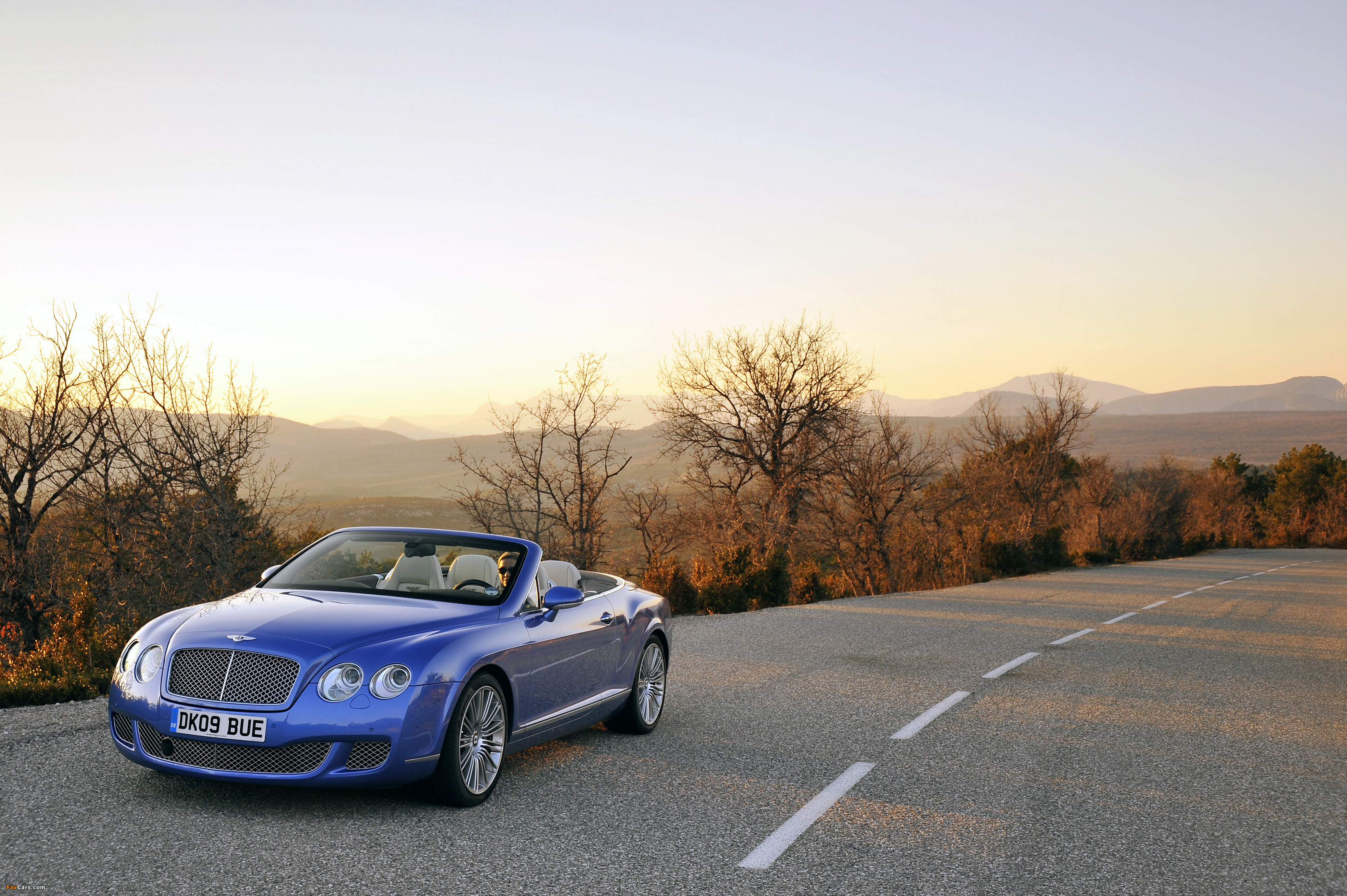 Bentley Continental GTC Speed 2009–11 wallpapers (3500 x 2329)